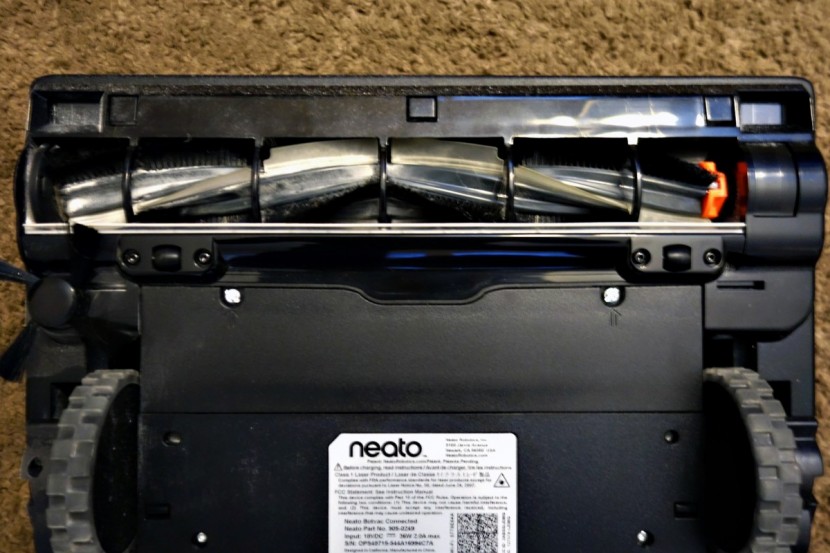the underside of the neato botvac connected.