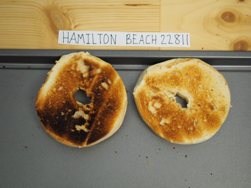 hamilton beach keep warm 2-slice - the keep warm often toasted on bagel slice more than the other.