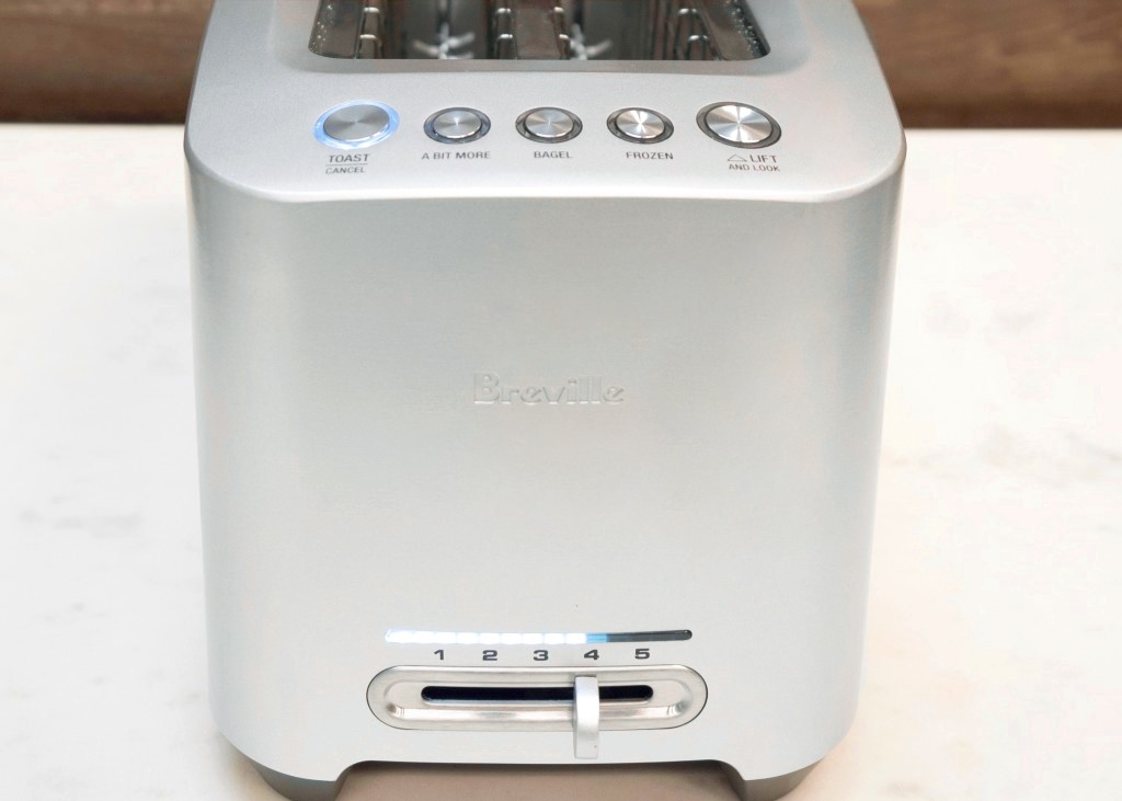 The Best 4 Slice Toaster Breville BTA840XL Review 