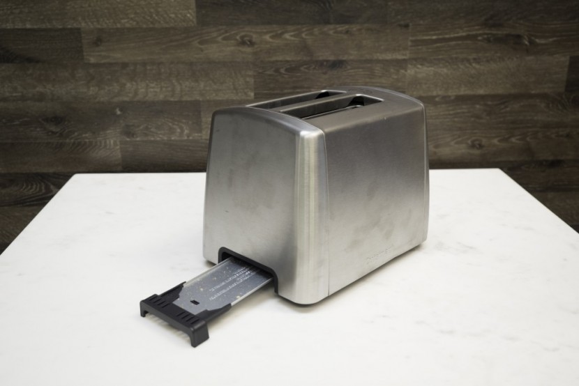 cuisinart touch to toast leverless 2-slice cpt-420 - we would prefer for the cpt-420's crumb try to remove from the front...