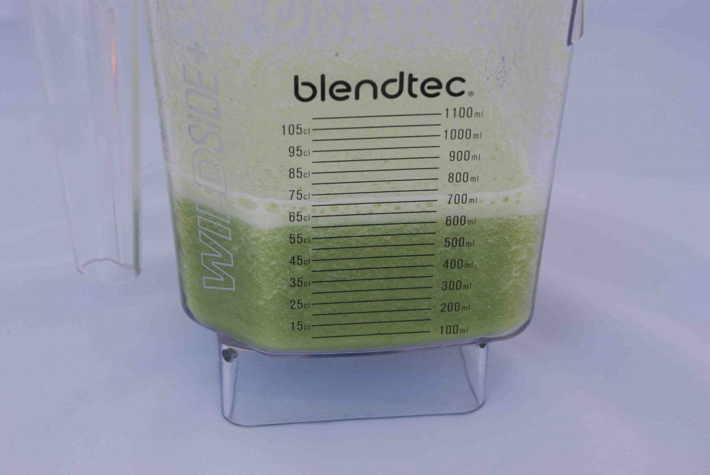 Blendtec Twister Jar Test ( Review ) Designer 675 