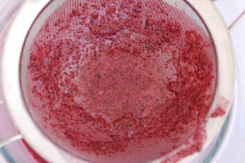 blendtec designer 675 - there is very little berry seed and skin residue left in the...
