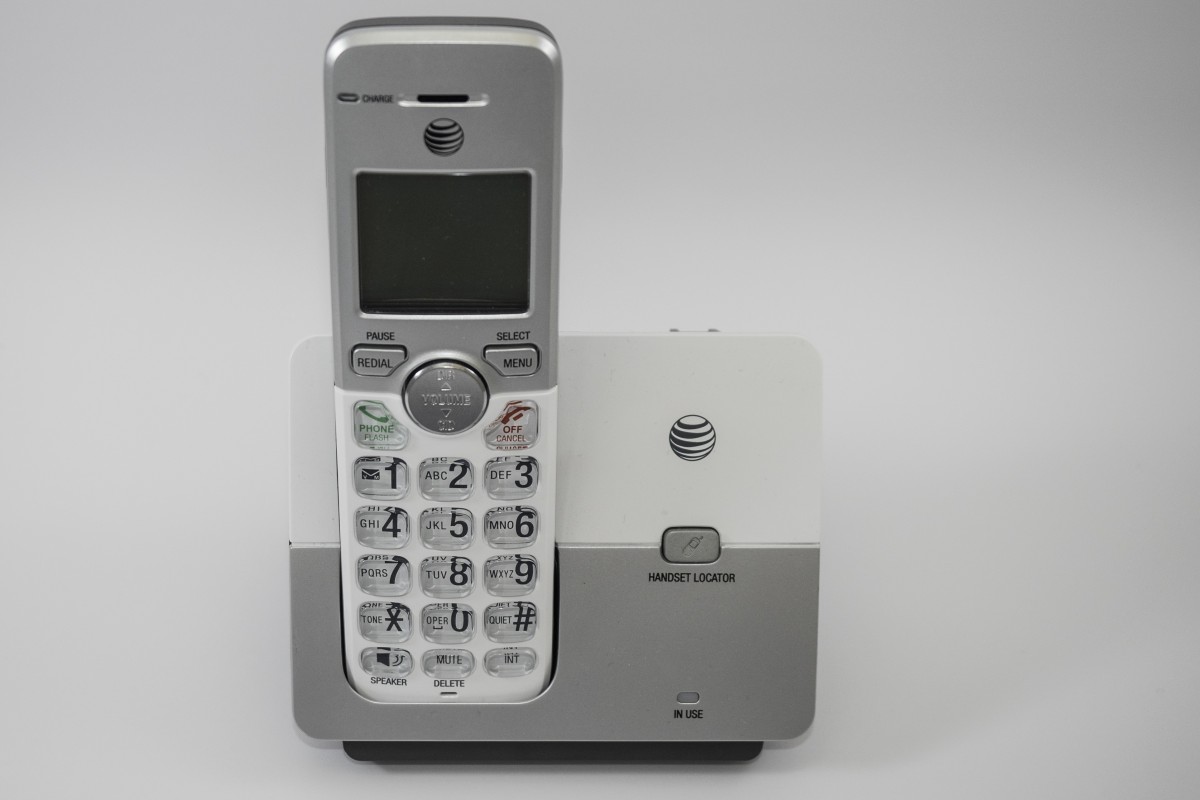 AT&T EL51203 Review (The EL5103 on its main base, with handset locator and in-use indicator visible on the right side.)