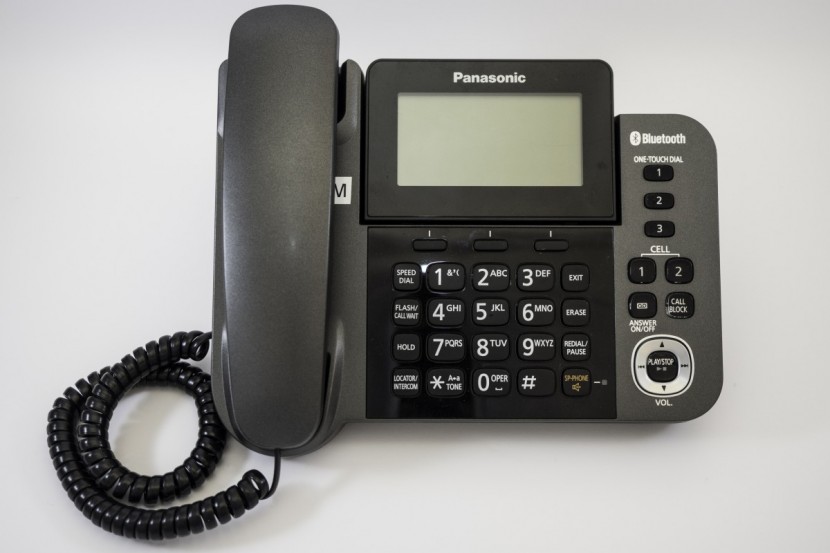 panasonic kx-tgf382m - the main base of the tgf-382m by panasonic, featuring a wired handset.