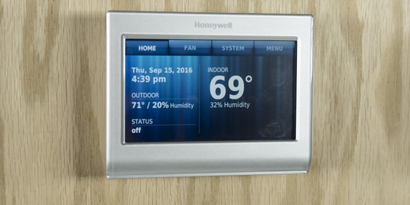honeywell wifi smart - the home screen of the honeywell smart thermostat.