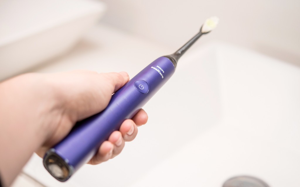 philips sonicare diamondclean - the diamondcare scored the highest when it came to holding comfort.