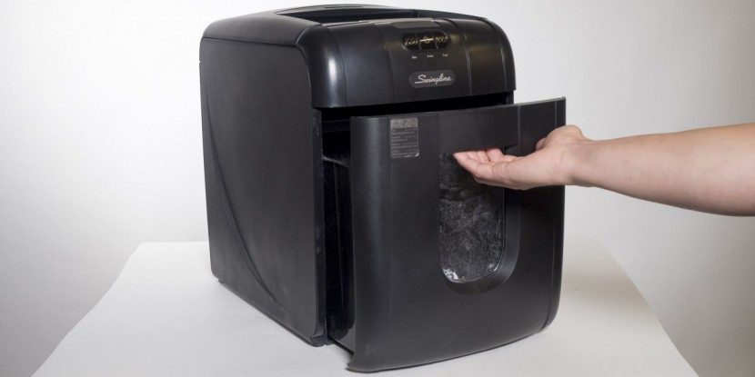 swingline stack and shred 100x - the stack-and-shred has a large, 7-gallon bin.