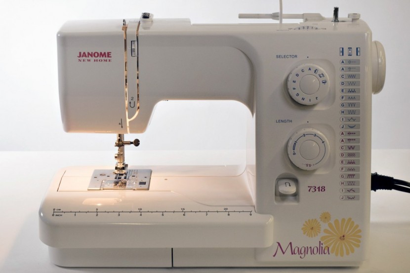 janome magnolia 7318 - the magnolia had one of the brightest and most illuminating built-in...