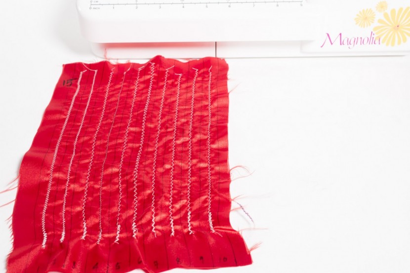 janome magnolia 7318 - the magnolia 7318 (#6) tended to bunch up the fabric.