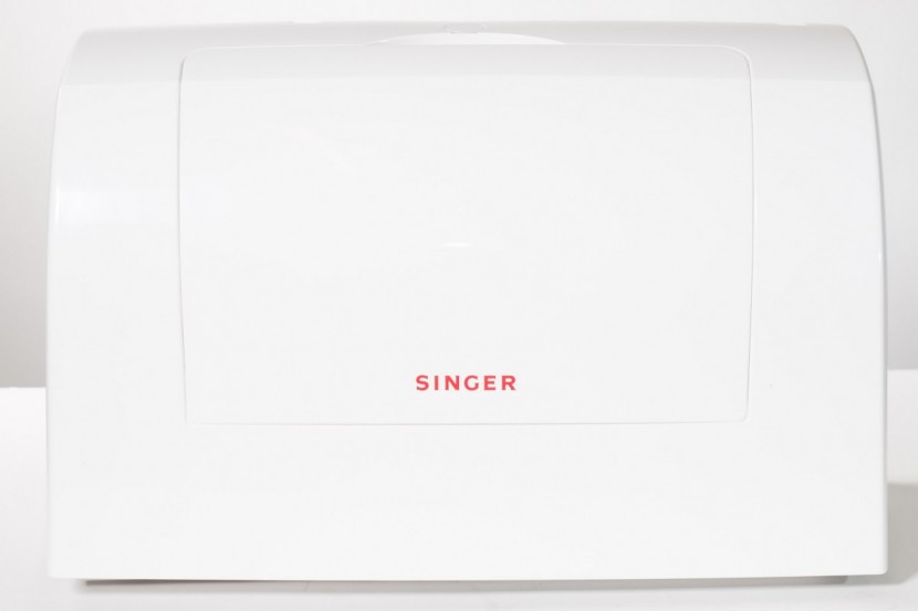 singer 9960 quantum stylist - the included travel case for the 9960.