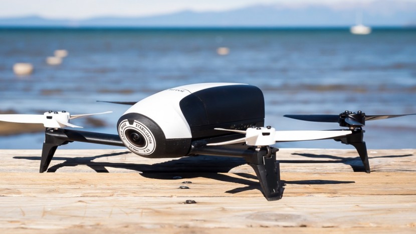 Parrot プロペラ ブラック(Bebop2) PF070286 z2zed1b Amazon.com: Parrot Bebop Drone 2 Central Cross : Toys & Games