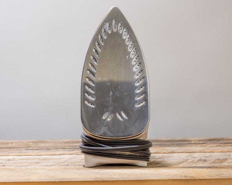 black & decker d2030 - the 2030 only has a small amount of steam holes, and it seemesto be...