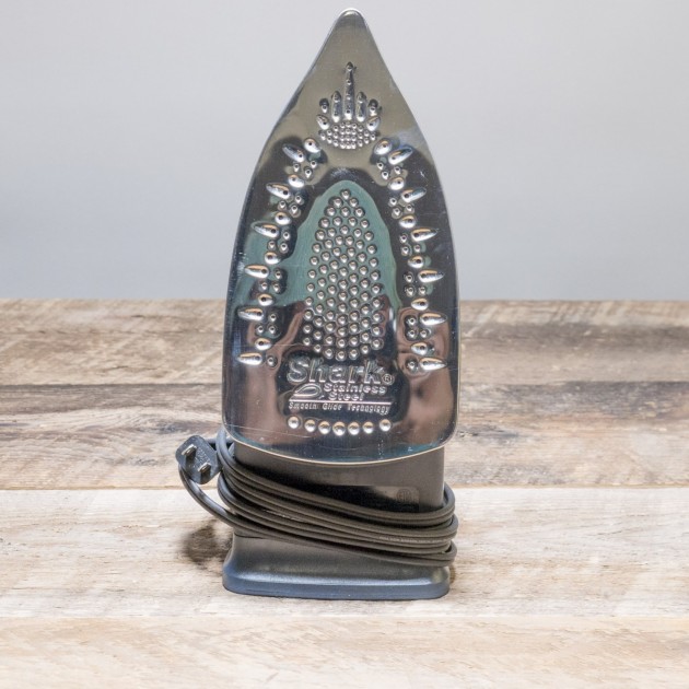 shark ultimate professional gi505 - the ultimate professional has a nice soleplate, but was an average...