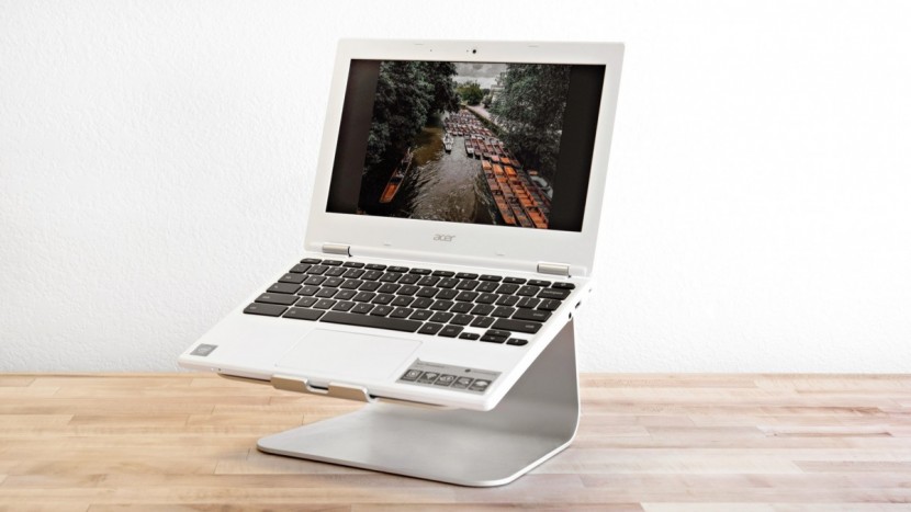 acer 11 - we found the acer 11&#039;s interface to be of average quality.