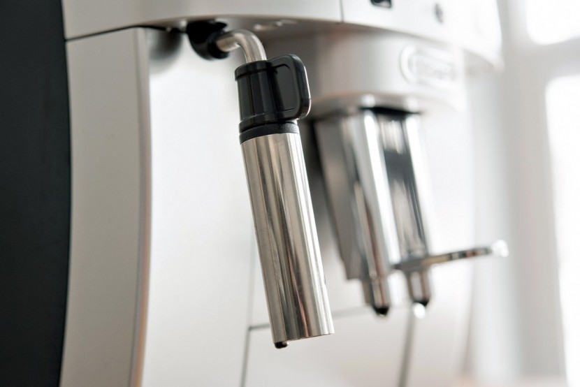 de&#039;longhi magnifica - the magnifica makes quite a mess, mostly because its steam wand...