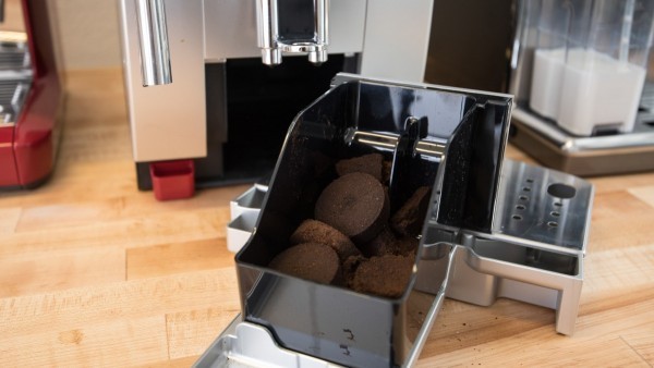 gaggia brera - the brera produces fairly dry coffee pucks that are easy to dispose...