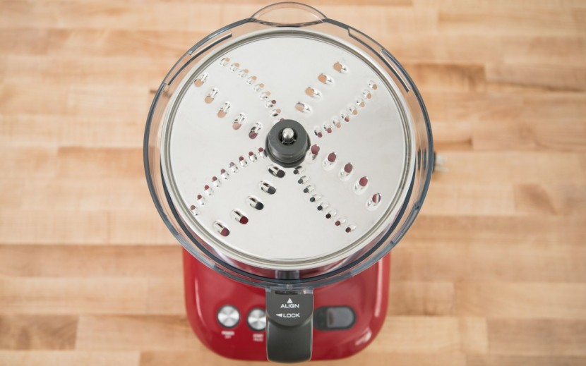 the shredding blade installed on the breville.