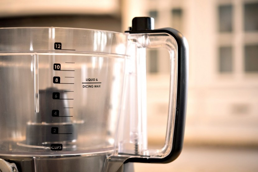 hamilton beach professional 14-cup - this model held a ton of water and was leak free.