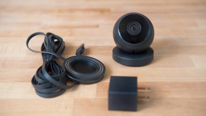 logitech circle - the logitech circle has an internal battery and a convenient...