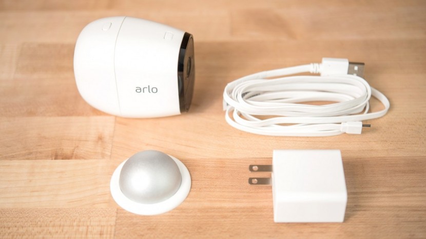netgear arlo pro - we liked the arlo pro's magnetic mounting base.