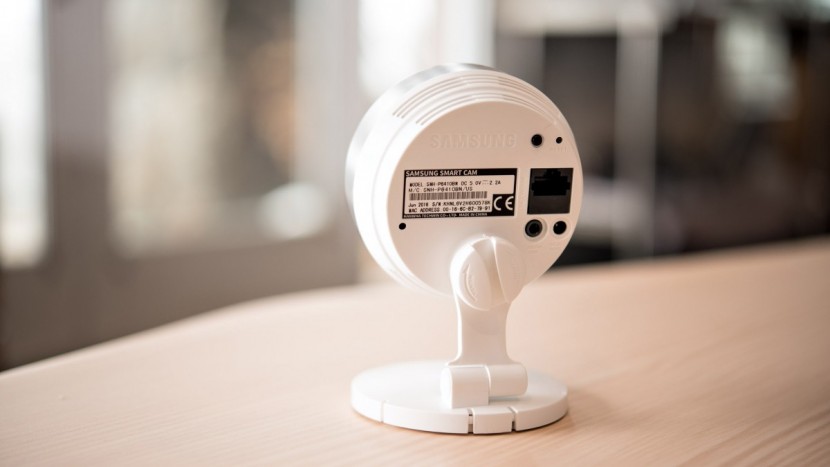 samsung smartcam hd pro - if your wifif router is slow the smartcam has an ethernet port.