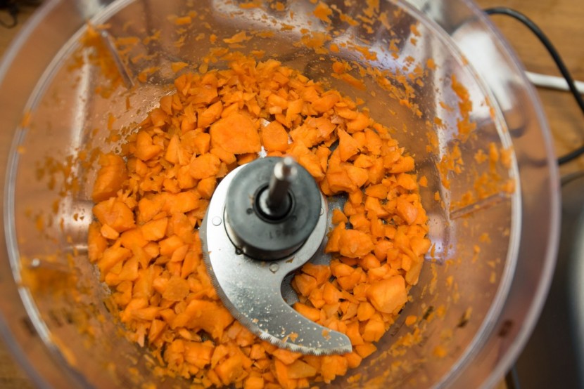 hamilton beach professional 14-cup - the chopped carrots created by the hamilton beach professional...