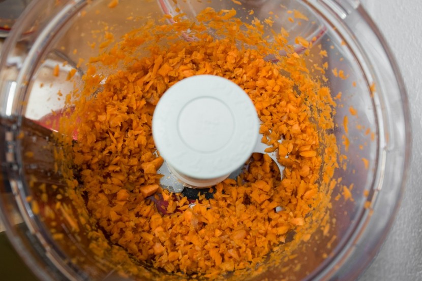 kitchenaid pro line 16-cup - the kitchenaid pro line did a very good job at chopping carrots.