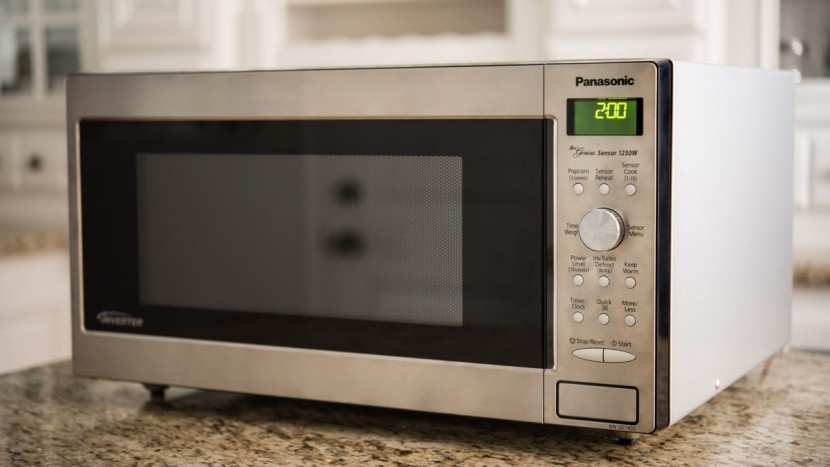 panasonic nn-sd745s - this model wouldn&#039;t slide at all during normal use on a smooth...