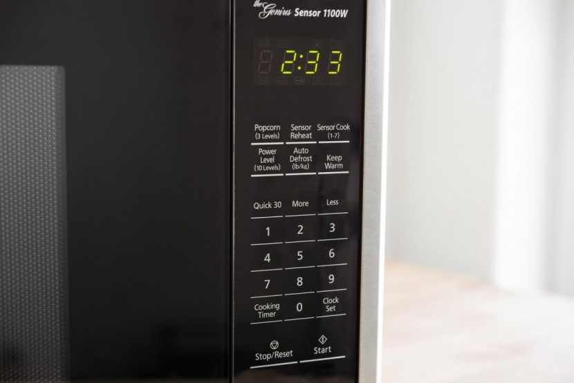 panasonic nn-su696s - the interface and keypad were typical on the nn-su696s.