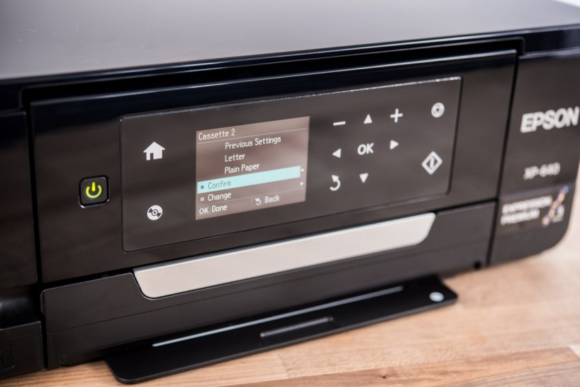 epson expression premium xp-640 - the expression has a large, clear display.