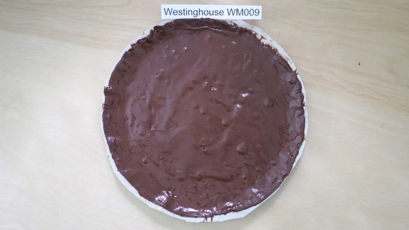 westinghouse wm009 - you can see the outer solid ring of chocolate that was not heated...