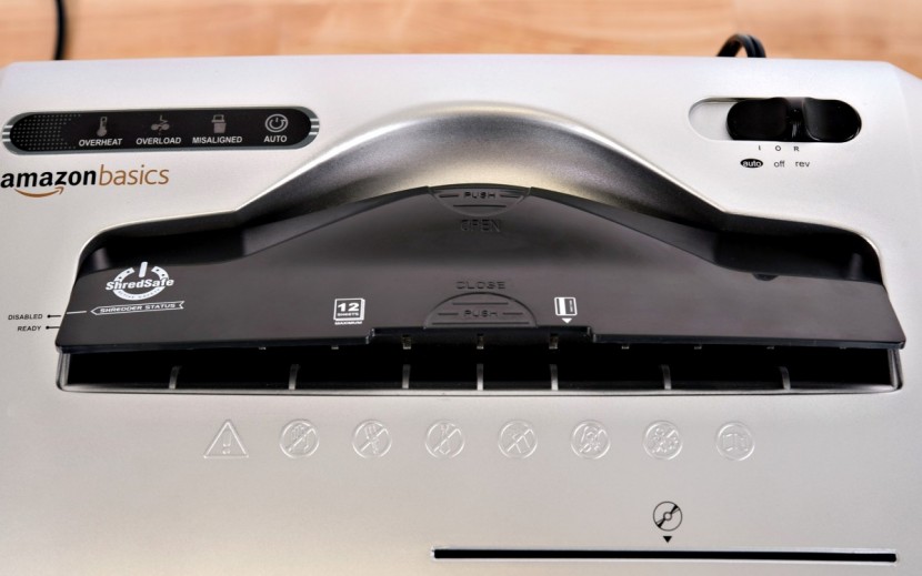 amazon basics 12-sheet cross-cut - the amazonbasics 12-sheet cross-cut's interface is clean and simple.