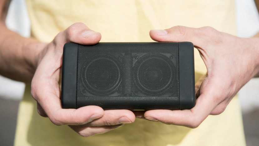 cambridge soundworks oontz angle 3 - the oontz is quite small.