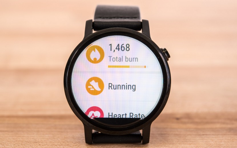 motorola moto 360 - the moto 360 uses the google fit app to track your workouts and logs...