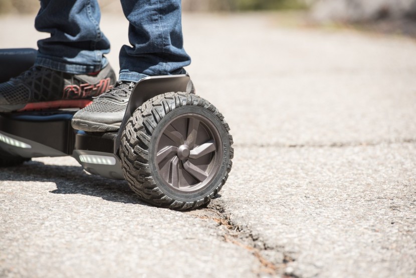 epikgo premier - the larger, burly wheels help this board drive over cracks without...