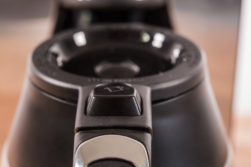 mr. coffee optimal brew 10-cup programmable - the cover on the optimal brew's carafe is spill proof, but it also...