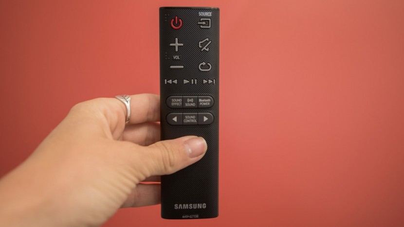 samsung hw-k450 2.1 channel - we found the hw-k450&#039;s remote easy to use, unless you have...