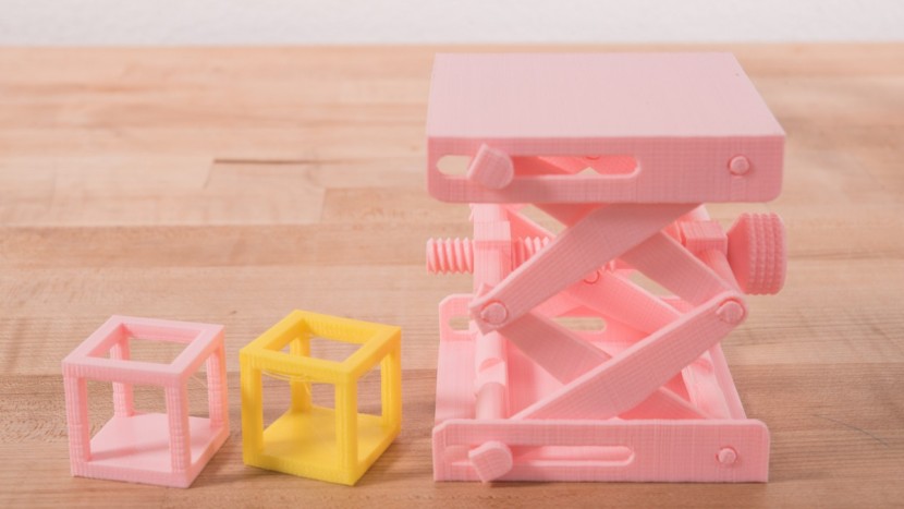 monoprice maker select v2 - the platform jack didn&#039;t look great but it did open and close.