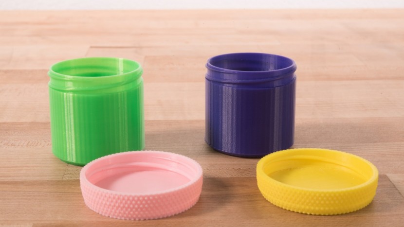 makergear m2 - the m2 finished on a high note, with high-quality threaded containers.