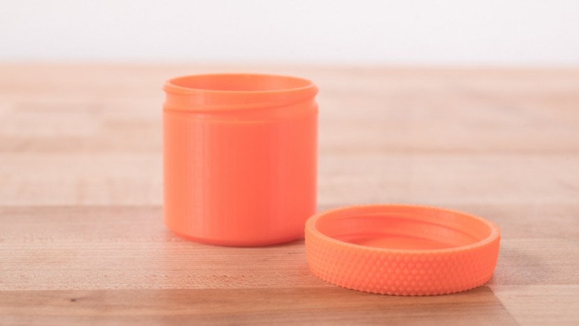 zortrax m200 - the threaded lid and jar turned out excellent.