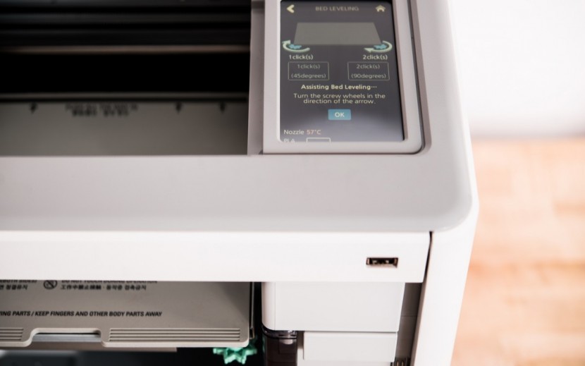 sindoh 3dwox dp201 - the semi-automatic bed leveling on the sindoh instructs you how to...