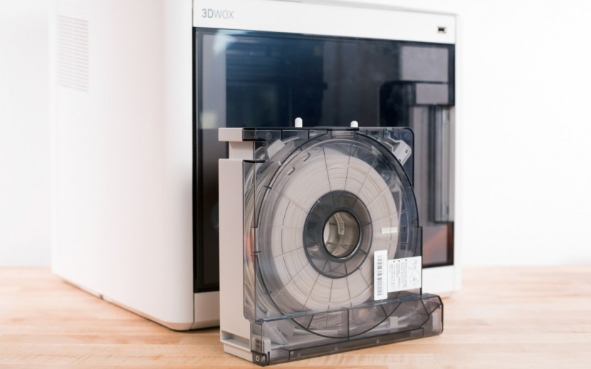 sindoh 3dwox dp201 - the sindoh and its filament cartridge.