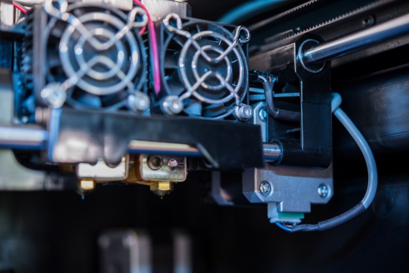 flashforge creator pro - the dual-extruding head of the creator pro lets you print in two...