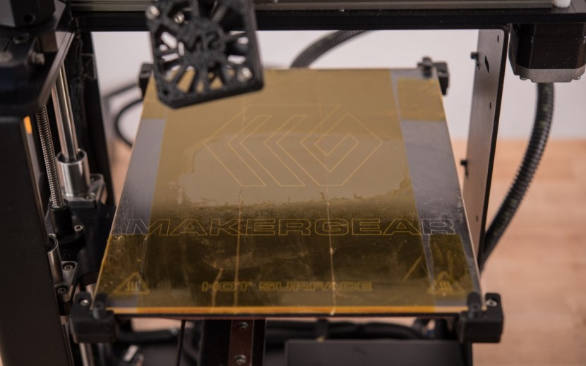 makergear m2 - we had a few bed adhesion issues with the makergear&#039;s print bed.