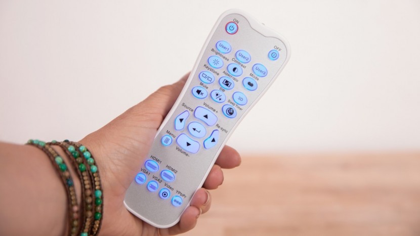 optoma hd27 - the hd27's remote has backlit buttons.