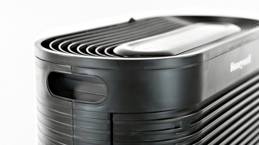 honeywell true hepa allergen remover - the honeywell is fairly heavy, but its handles make it a bit more...