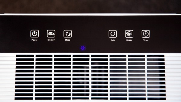 levoit lv-pur131 - the levoit's straightforward interface.