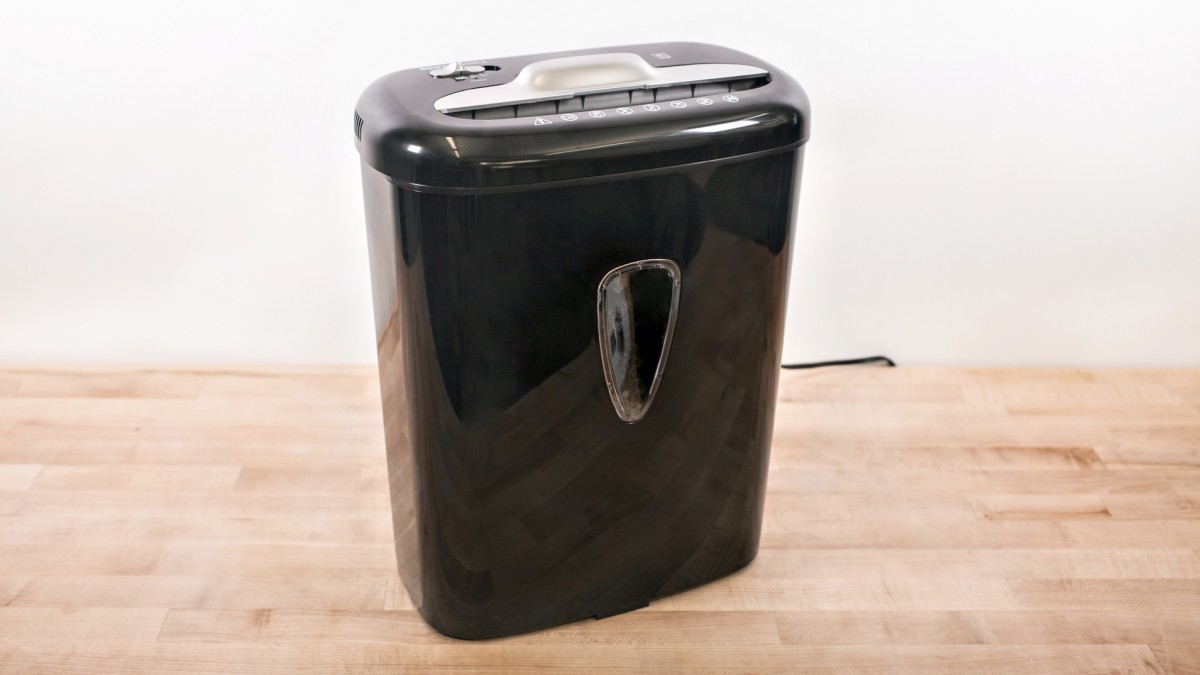 Amazon Basics 6-Sheet Micro-Cut Review (This budget-friendly shredder is perfect for general household use.)