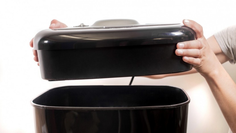 amazon basics 6-sheet micro-cut - the shredding unit isn&#039;t terribly difficult to remove.