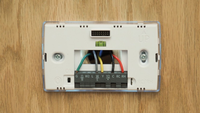 sensi touch wifi - the mounting plate of the sensi includes a helpful built-in level.